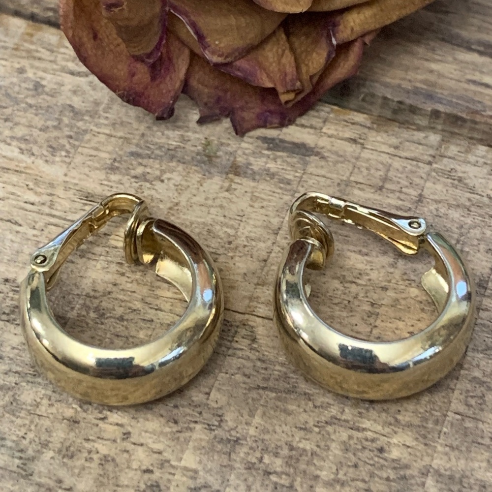 Sarah Coventry Clip on Hoop Earrings